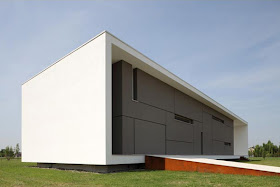 Exterior House Designs: Minimalist Exterior Cube Italian House